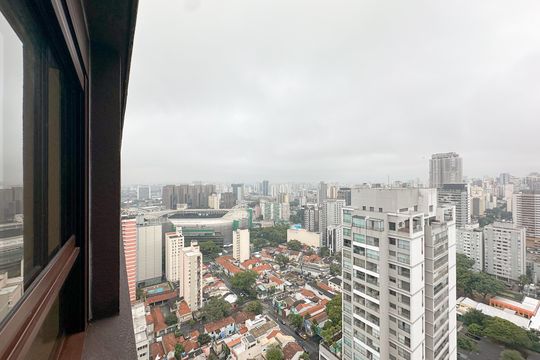 Apartamento com 2 quartos, varanda e churrasqueira. Piscina no condomínio. Ideal para comprar. — Suíte