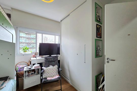 Comprar apartamento mobiliado com 2 quartos, piscina e academia no condomínio. — Suíte 2