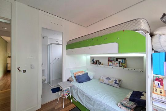 Comprar apartamento mobiliado com 2 quartos, piscina e academia no condomínio. — Suíte 2