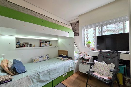 Comprar apartamento mobiliado com 2 quartos, piscina e academia no condomínio. — Suíte 2
