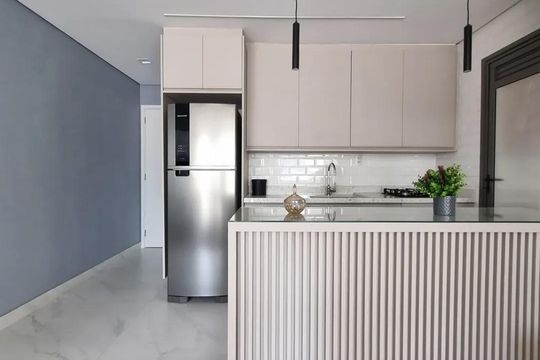 Venda de apartamento mobiliado com 2 quartos. — Cozinha
