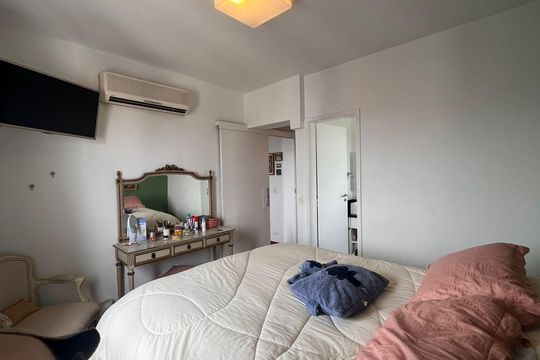 Comprar apartamento na Vila Madalena com 2 quartos. — Quarto