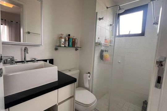 Comprar apartamento na Vila Madalena com 2 quartos. — Banheiro