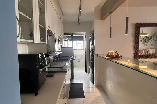 Comprar apartamento na Vila Madalena com 2 quartos. — Cozinha