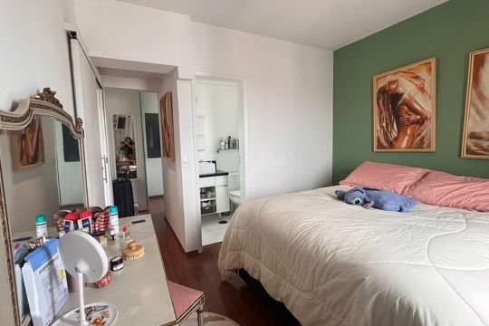 Comprar apartamento na Vila Madalena com 2 quartos. — Quarto