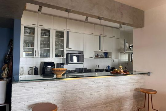 Comprar apartamento na Vila Madalena com 2 quartos. — Cozinha