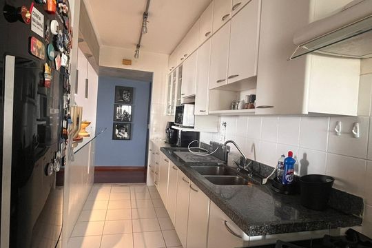 Comprar apartamento na Vila Madalena com 2 quartos. — Cozinha