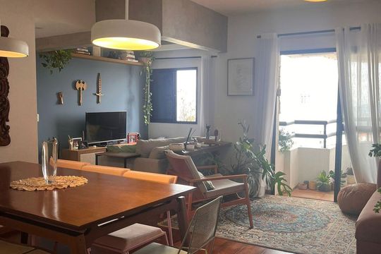 Comprar apartamento na Vila Madalena com 2 quartos. — Sala