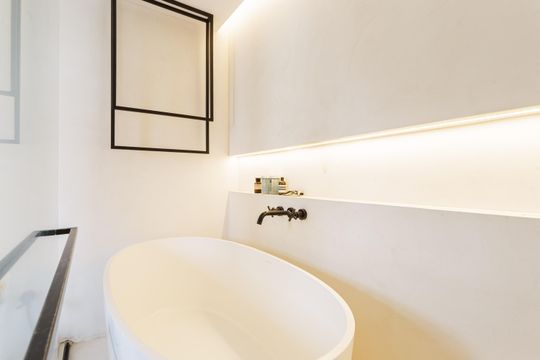 Comprar apartamento na Vila Olímpia com 2 suítes e piscina no condomínio. — Banheiro da Suíte 2