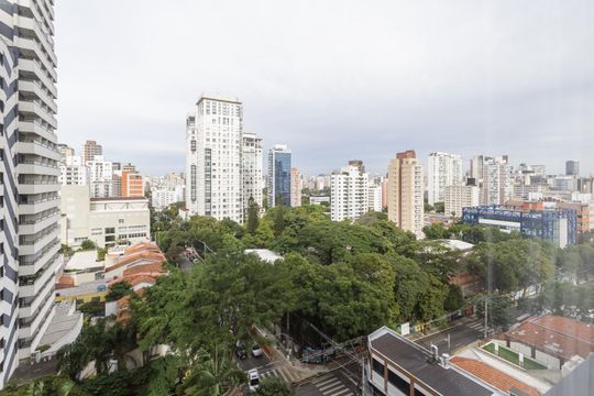 Comprar apartamento na Vila Olímpia com 2 suítes e piscina no condomínio. — Vista