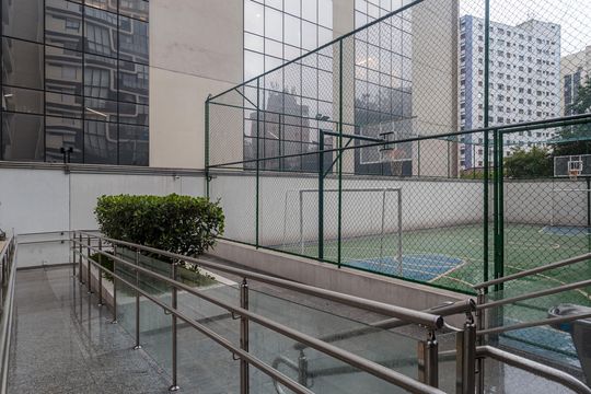 Comprar apartamento na Vila Olímpia com 2 suítes e piscina no condomínio. — Quadra Esportiva