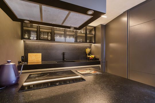 Comprar apartamento na Vila Olímpia com 2 suítes e piscina no condomínio. — Cozinha