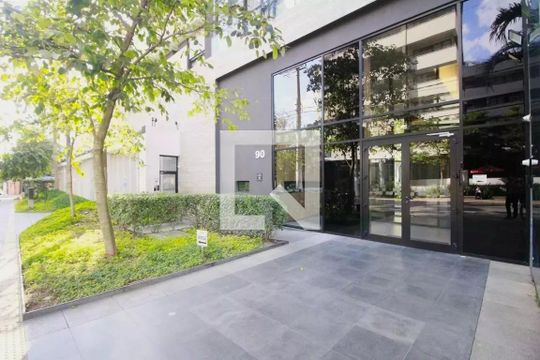 Comprar apartamento na Vila Olímpia com 2 suítes e piscina no condomínio. — Fachada