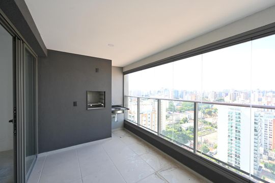 Apartamento na Vila Clementino com 2 quartos, varanda e piscina no condomínio. Excelente compra! — Varanda