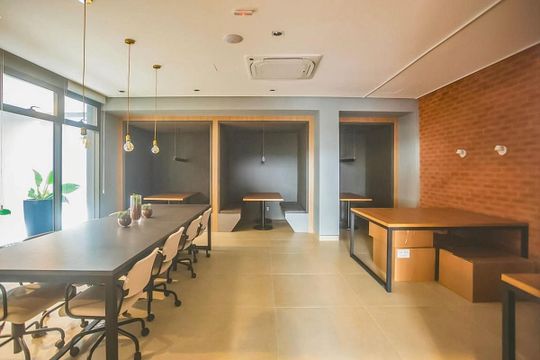 Apartamento na Vila Clementino com 2 quartos, varanda e piscina no condomínio. Excelente compra! — Coworking