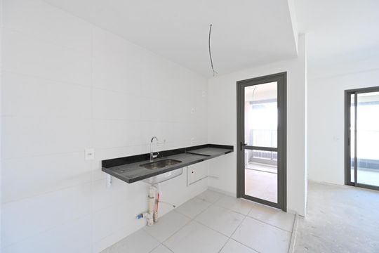 Apartamento na Vila Clementino com 2 quartos, varanda e piscina no condomínio. Excelente compra! — Cozinha