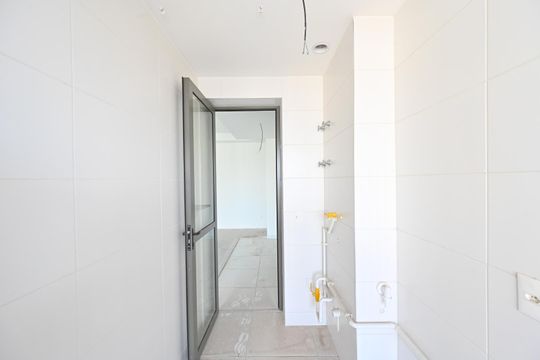 Apartamento na Vila Clementino com 2 quartos, varanda e piscina no condomínio. Excelente compra! — Lavanderia