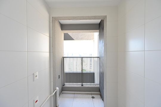 Apartamento na Vila Clementino com 2 quartos, varanda e piscina no condomínio. Excelente compra! — Lavanderia