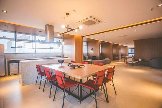Apartamento na Vila Clementino com 2 quartos, varanda e piscina no condomínio. Excelente compra! — Salão de Festas