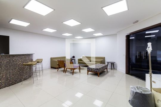 Compra apartamento mobiliado em Indianópolis com 3 quartos, quintal e varanda gourmet. — Salão de Festas