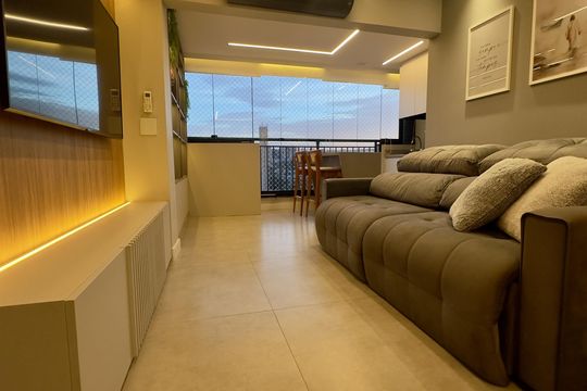 Comprar apartamento na Lapa, 3 quartos, 1 suíte, academia, mobiliado. — Sala