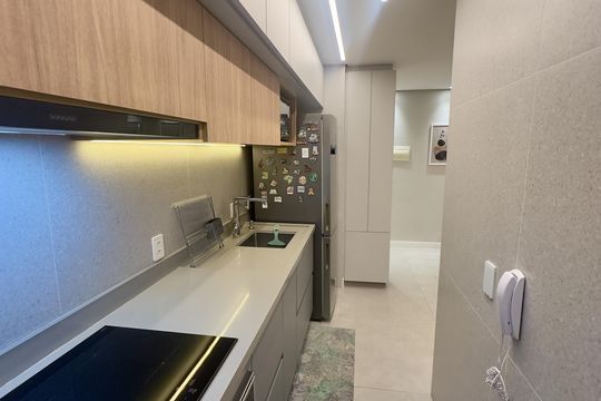Comprar apartamento na Lapa, 3 quartos, 1 suíte, academia, mobiliado. — Cozinha