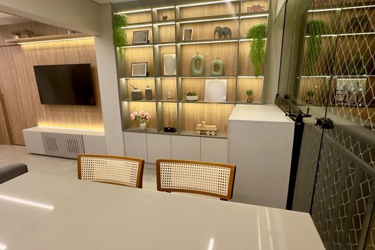 Comprar apartamento na Lapa, 3 quartos, 1 suíte, academia, mobiliado. — Sala