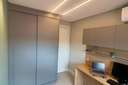 Comprar apartamento na Lapa, 3 quartos, 1 suíte, academia, mobiliado. — Quarto