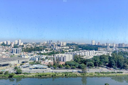 Apartamento mobiliado com 3 quartos, varanda gourmet e churrasqueira no condomínio, para comprar. — Vista da Suíte