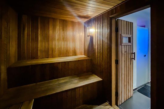 Apartamento mobiliado com 3 quartos, varanda gourmet e churrasqueira no condomínio, para comprar. — Área comum