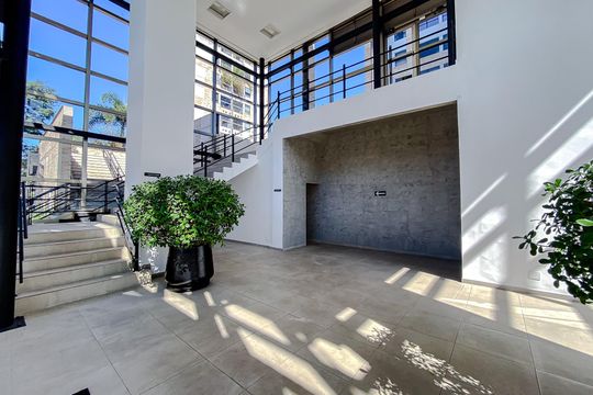 Apartamento mobiliado com 3 quartos, varanda gourmet e churrasqueira no condomínio, para comprar. — Área comum