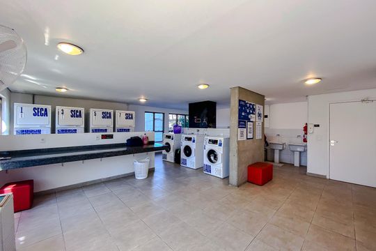 Apartamento mobiliado com 3 quartos, varanda gourmet e churrasqueira no condomínio, para comprar. — Área comum