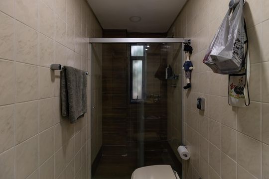 Comprar apartamento com 3 quartos e academia no condomínio. — Banheiro da Suíte 1