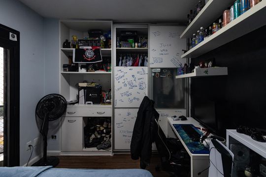 Comprar apartamento com 3 quartos e academia no condomínio. — Suíte 1