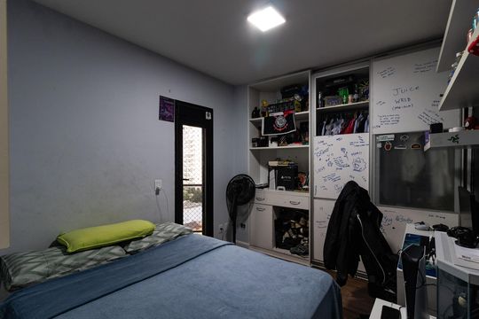 Comprar apartamento com 3 quartos e academia no condomínio. — Suíte 1