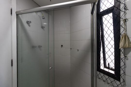 Comprar apartamento com 3 quartos e academia no condomínio. — Banheiro da Suíte 2
