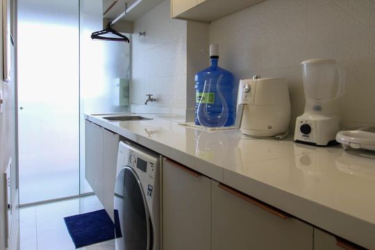 Apartamento mobiliado para comprar em Vila Andrade, 4 suítes, varanda, piscina, academia e churrasqueira. — Área de Serviço