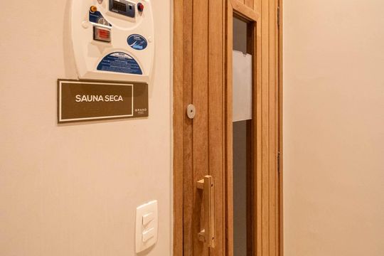 Apartamento mobiliado para comprar em Vila Andrade, 4 suítes, varanda, piscina, academia e churrasqueira. — Sauna 