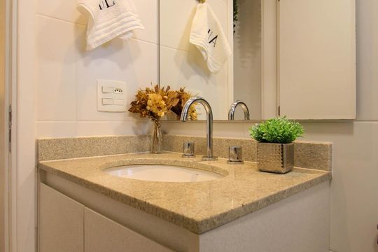 Apartamento mobiliado para comprar em Vila Andrade, 4 suítes, varanda, piscina, academia e churrasqueira. — Banheiro Suíte 1