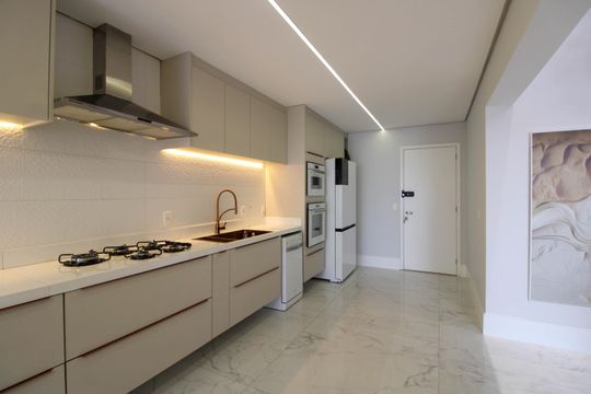 Apartamento mobiliado para comprar em Vila Andrade, 4 suítes, varanda, piscina, academia e churrasqueira. — Cozinha 