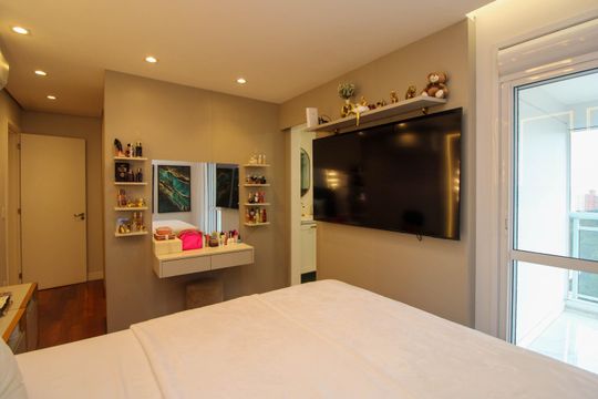 Apartamento mobiliado para comprar em Vila Andrade, 4 suítes, varanda, piscina, academia e churrasqueira. — Suíte 3
