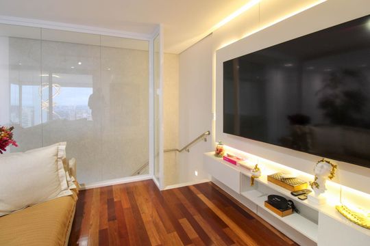 Apartamento mobiliado para comprar em Vila Andrade, 4 suítes, varanda, piscina, academia e churrasqueira. — Sala 