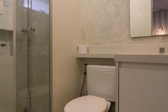 Apartamento mobiliado para comprar em Vila Andrade, 4 suítes, varanda, piscina, academia e churrasqueira. — Banheiro Suíte 2