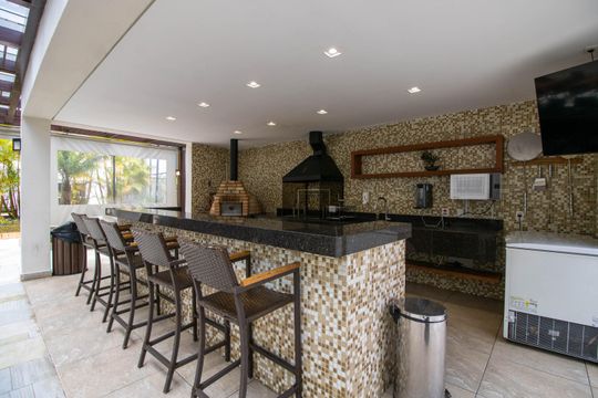 Apartamento mobiliado para comprar em Vila Andrade, 4 suítes, varanda, piscina, academia e churrasqueira. — Churrasqueira