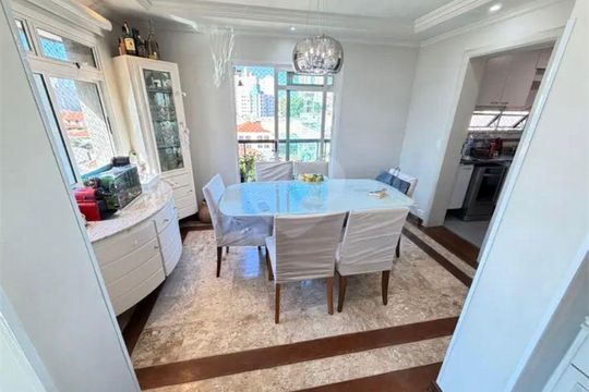 Compra apartamento com 3 suítes e permite animais. — Sala de Jantar