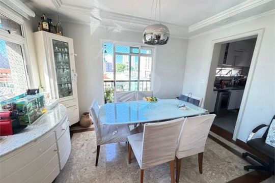 Compra apartamento com 3 suítes e permite animais. — Sala de Jantar