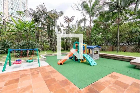 Comprar apartamento com varanda, quintal, 2 quartos e academia no condomínio. — Area Comum