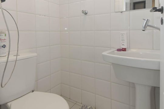 Comprar apartamento com varanda, quintal, 2 quartos e academia no condomínio. — Area de Serviço