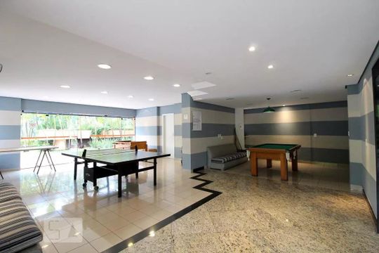 Comprar apartamento com varanda, quintal, 2 quartos e academia no condomínio. — Area Comum
