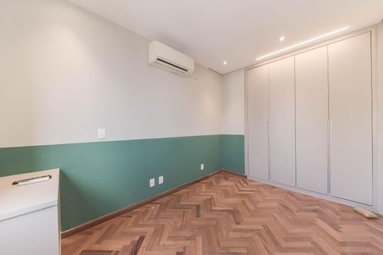 Comprar apartamento com varanda, quintal, 2 quartos e academia no condomínio. — Suite 1